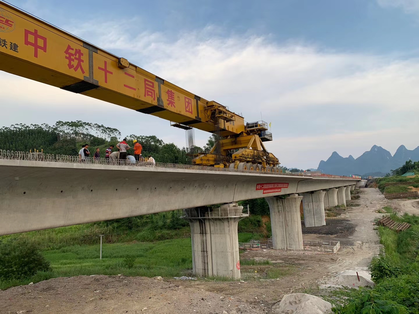 鹤峰预应力加固在公路桥梁施工应用